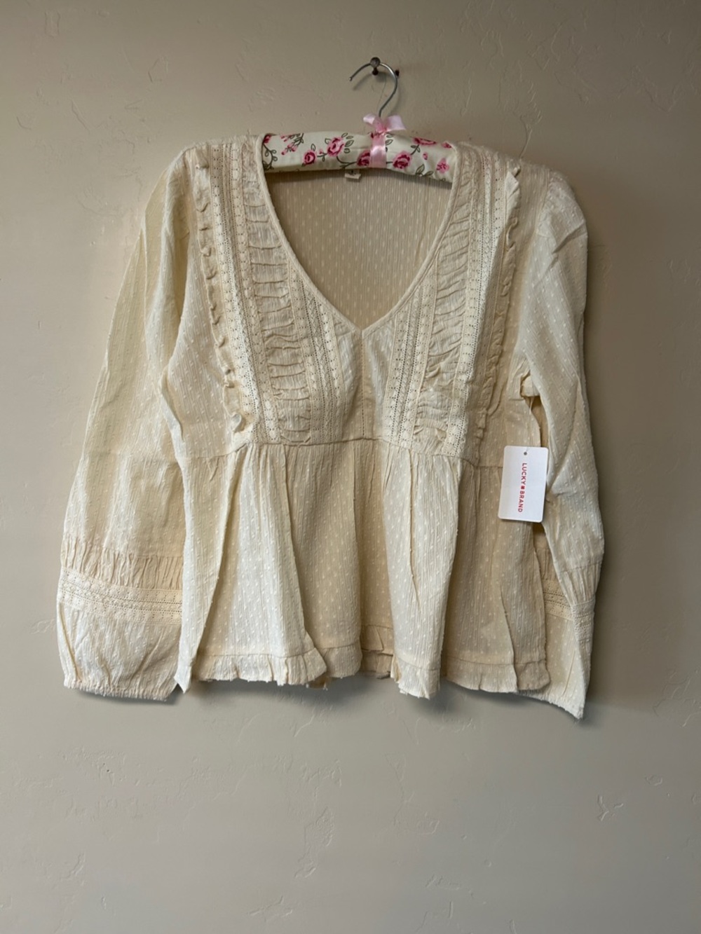 Lucky Brand Cream Textured V-Neck Peasant Blouse